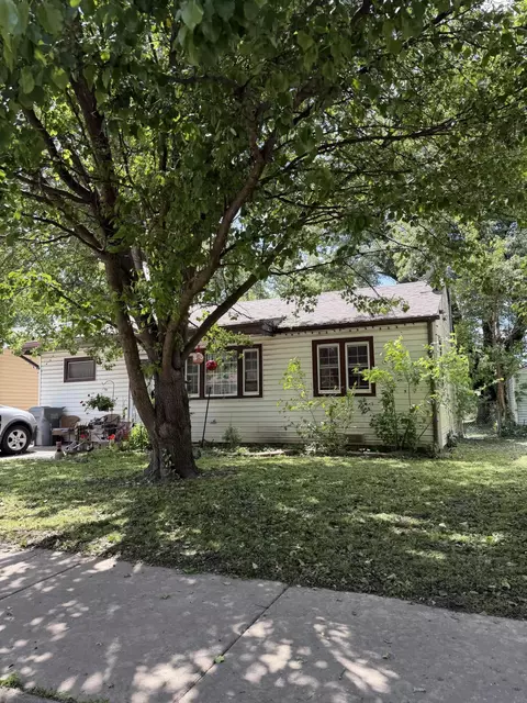 829 N Farmer Ave, Springfield, MO 65802