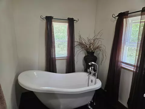 Bath - 18305 E State Highway 14, Ava, MO 65608 photo 2 of 4
