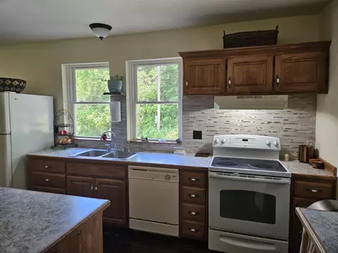Kitchen - 18305 E State Highway 14, Ava, MO 65608 photo 3 of 7