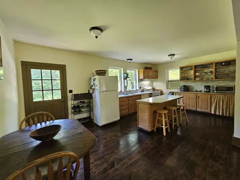Kitchen - 18305 E State Highway 14, Ava, MO 65608 photo 5 of 7