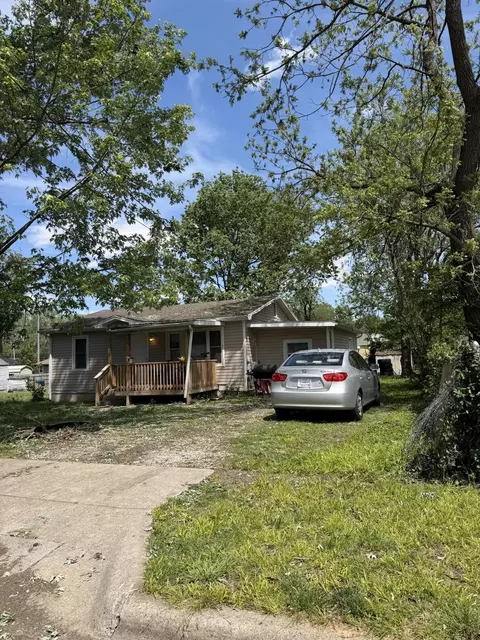 1206 N Brown Ave, Springfield, MO 65802