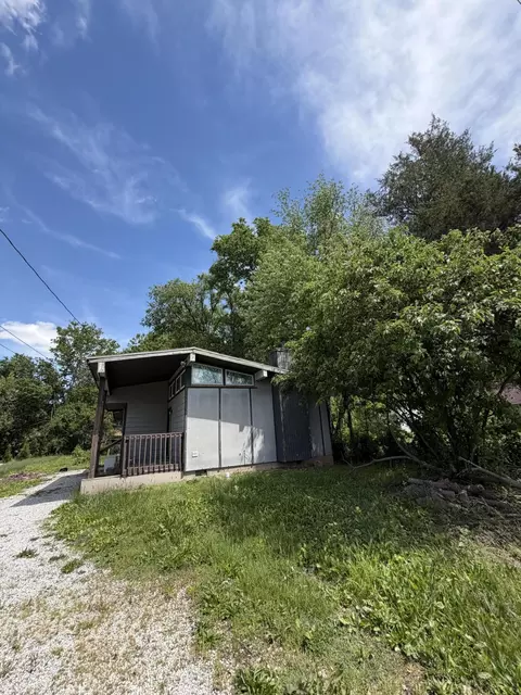 1626 N Golden Ave, Springfield, MO 65802