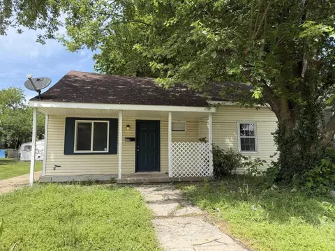 645 W Webster St, Springfield, MO 65802