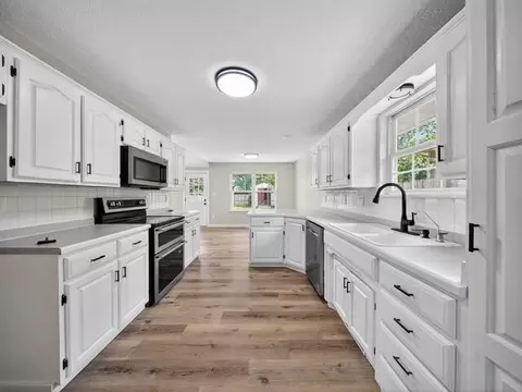 Kitchen - 210 S Duke Ave, Springfield, MO 65802 photo 3 of 4