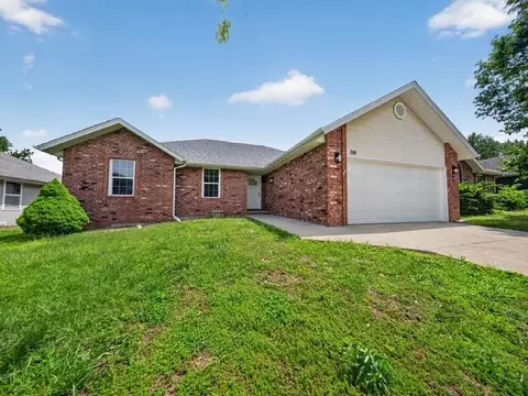Exterior - 210 S Duke Ave, Springfield, MO 65802 photo 3 of 5