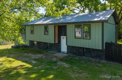 1237 Columbus St, West Plains, MO 65775