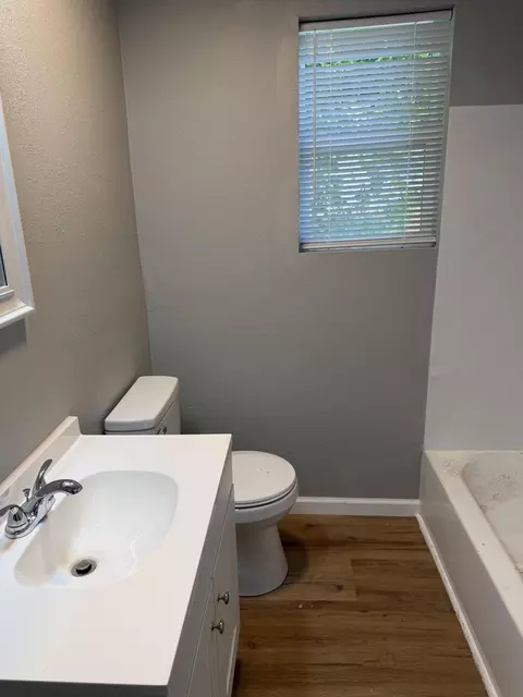 Bath - 1636 N Sherman Ave, Springfield, MO 65803 photo 3 of 3