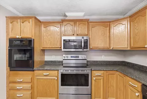 Kitchen - 15511 Co Rd #115, Macomb, MO 65702 photo 3 of 3