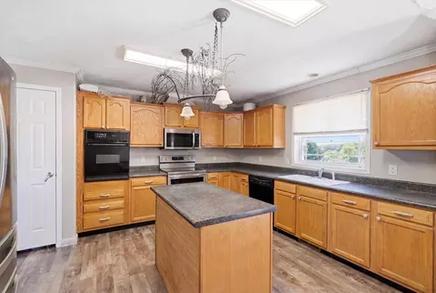 Kitchen - 15511 Co Rd #115, Macomb, MO 65702 photo 1 of 3