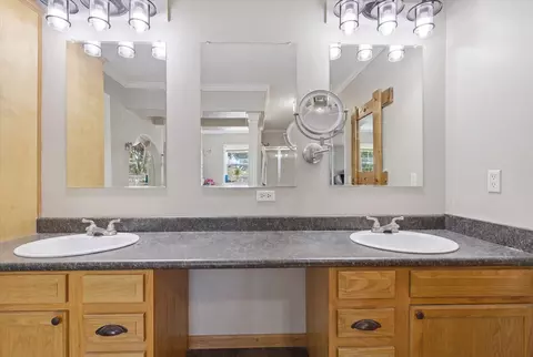Bath - 15511 Co Rd #115, Macomb, MO 65702 photo 3 of 4
