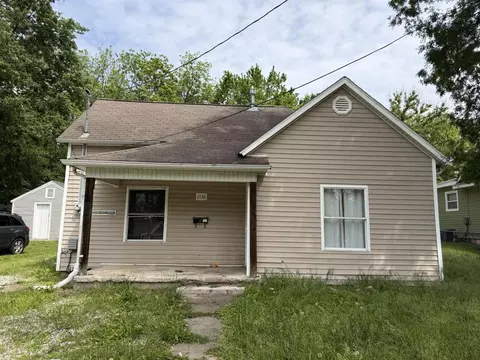 2138 N Taylor Ave, Springfield, MO 65803