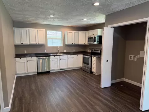 Kitchen - 2027 N Weller Ave, Springfield, MO 65803 photo 1 of 1