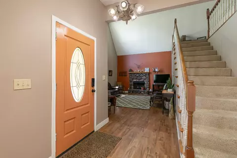 Entry Way - 137 Hillside Loop, Marshfield, MO 65706 photo 5 of 5