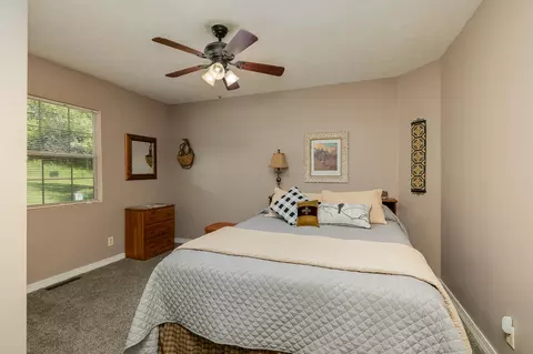 Bedroom - 137 Hillside Loop, Marshfield, MO 65706 photo 1 of 7