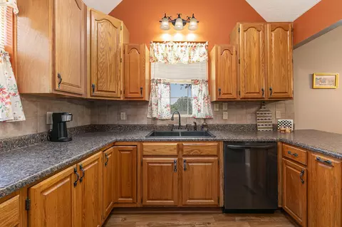 Kitchen - 137 Hillside Loop, Marshfield, MO 65706 photo 2 of 3