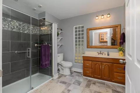 Bath - 137 Hillside Loop, Marshfield, MO 65706 photo 1 of 2
