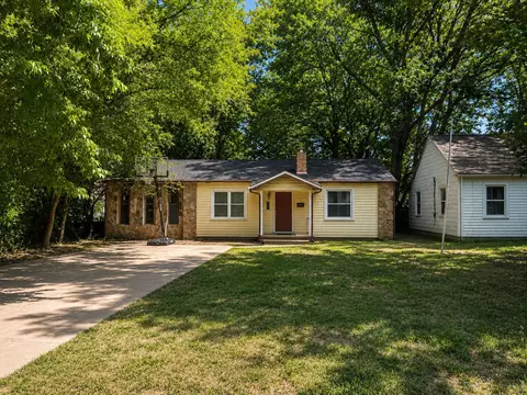 1421 E Seminole St, Springfield, MO 65804