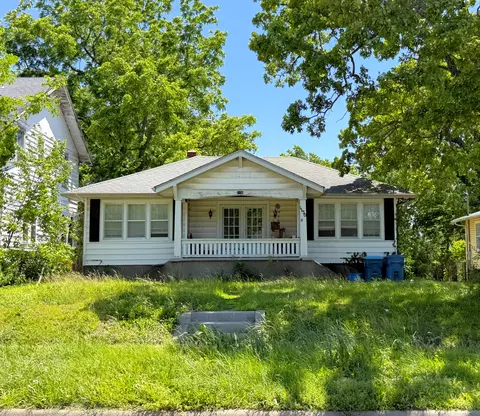 1130 N Clay Ave, Springfield, MO 65802