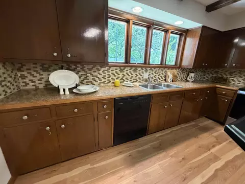 Kitchen - 2126 E Crestview St, Springfield, MO 65804 photo 8 of 11