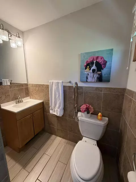 Bath - 2126 E Crestview St, Springfield, MO 65804 photo 1 of 3