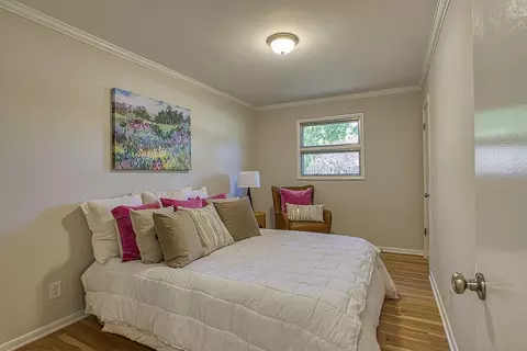 Bedroom - 2126 E Crestview St, Springfield, MO 65804 photo 7 of 8