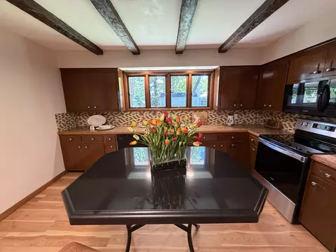 Kitchen - 2126 E Crestview St, Springfield, MO 65804 photo 10 of 11