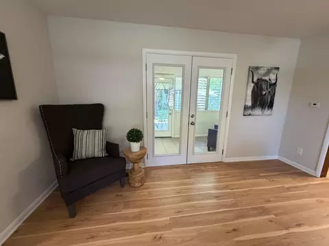Entry Way - 2126 E Crestview St, Springfield, MO 65804 photo 5 of 6