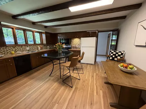 Kitchen - 2126 E Crestview St, Springfield, MO 65804 photo 4 of 11