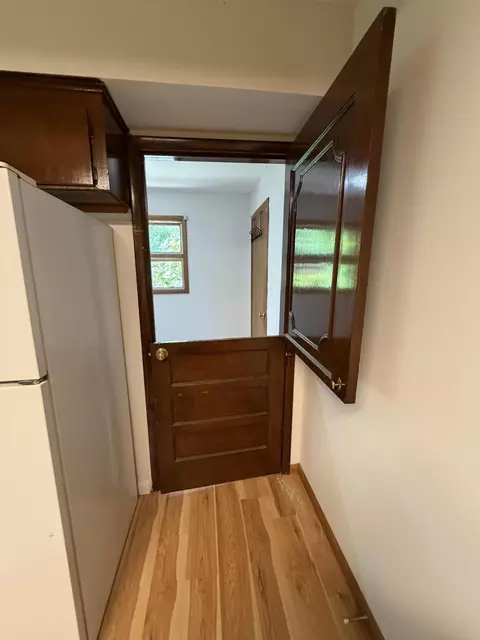 Entry Way - 2126 E Crestview St, Springfield, MO 65804 photo 3 of 6