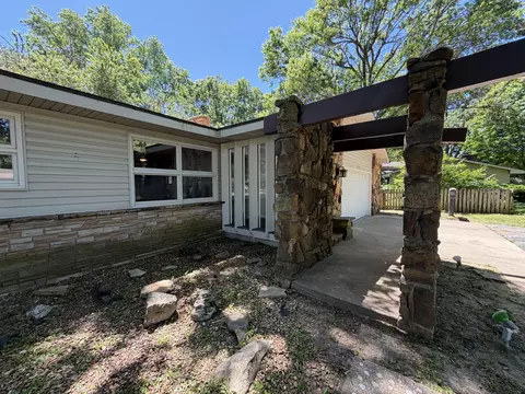 Exterior - 2126 E Crestview St, Springfield, MO 65804 photo 4 of 12