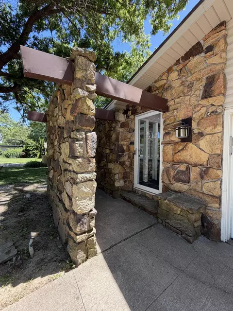 Exterior - 2126 E Crestview St, Springfield, MO 65804 photo 3 of 12