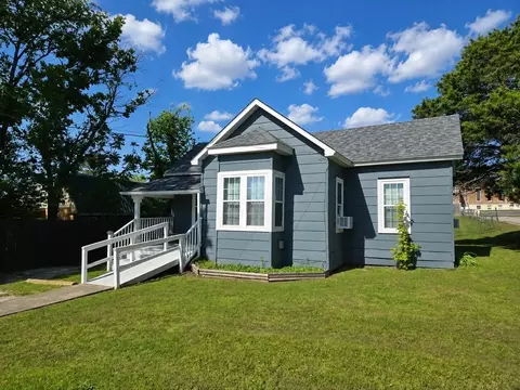525 Pine St, Cabool, MO 65689