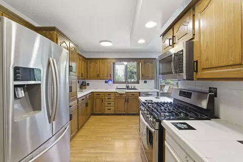 Kitchen - 944 E Walnut Lawn St, Springfield, MO 65807 photo 1 of 2
