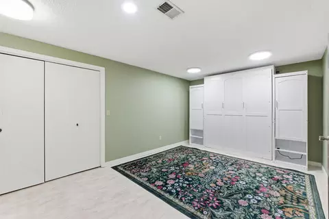 Bedroom - 944 E Walnut Lawn St, Springfield, MO 65807 photo 5 of 5