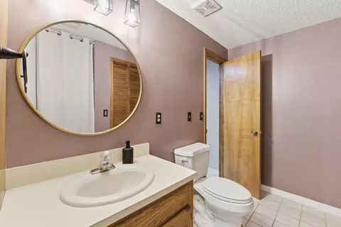 Bath - 944 E Walnut Lawn St, Springfield, MO 65807 photo 4 of 4