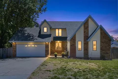 Exterior - 944 E Walnut Lawn St, Springfield, MO 65807 photo 2 of 7
