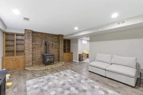 Living - 944 E Walnut Lawn St, Springfield, MO 65807 photo 2 of 2