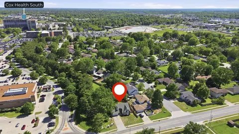 View/Area - 944 E Walnut Lawn St, Springfield, MO 65807 photo 3 of 6