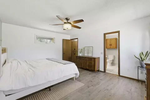 Bedroom - 944 E Walnut Lawn St, Springfield, MO 65807 photo 3 of 5