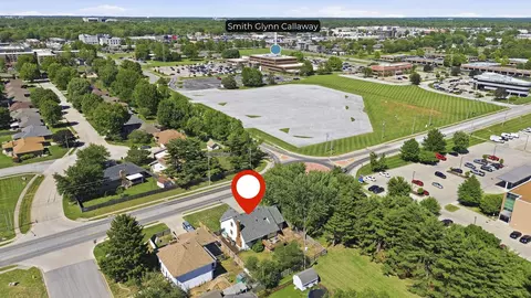 View/Area - 944 E Walnut Lawn St, Springfield, MO 65807 photo 2 of 6