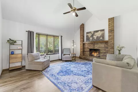 Living - 944 E Walnut Lawn St, Springfield, MO 65807 photo 1 of 2