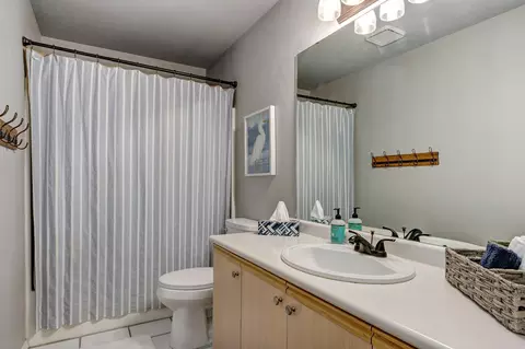 Bath - 32 Golfshores Dr #3, Branson, MO 65616 photo 1 of 2