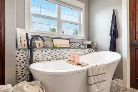 Bath - 403 S 3rd St, Ozark, MO 65721 photo 4 of 5