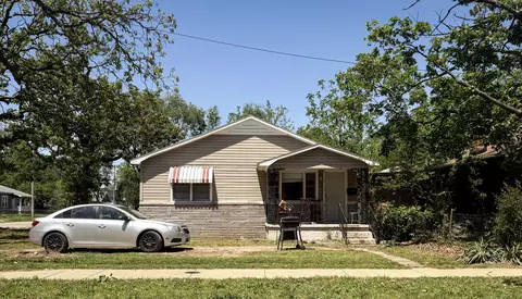 2133 W Calhoun St, Springfield, MO 65802