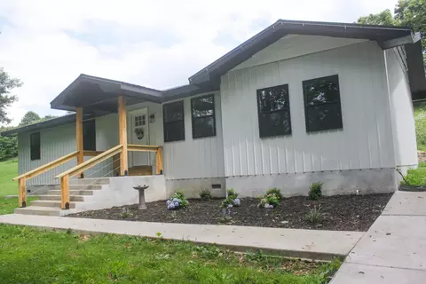 1526 Ozark Rd, Crane, MO 65633