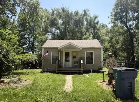 2416 W Monroe St, Springfield, MO 65802
