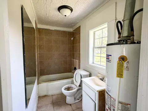 Bath - 2730 W Chestnut St, Springfield, MO 65802 photo 1 of 2