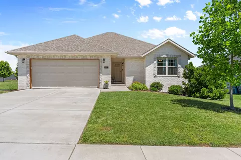 847 W Lorenza Dr, Nixa, MO 65714