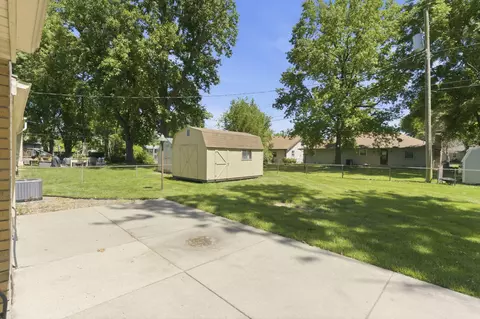 Exterior - 818 E Woodland St, Springfield, MO 65807 photo 4 of 8