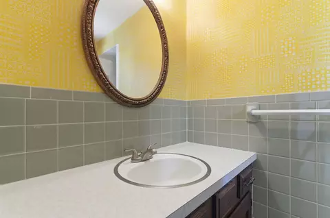 Bath - 818 E Woodland St, Springfield, MO 65807 photo 2 of 2
